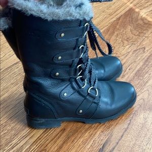 Sorel Emelie black boots